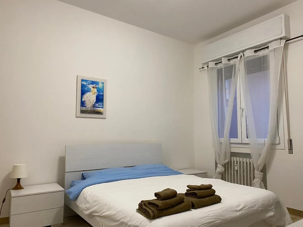 Francioni Palace Bolonia 0*,  Italia